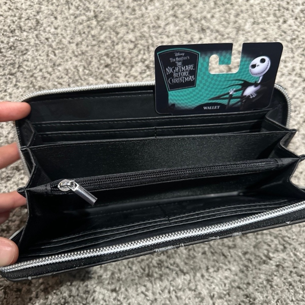 Nightmare Before Christmas Wallet - Picture 4 of 7